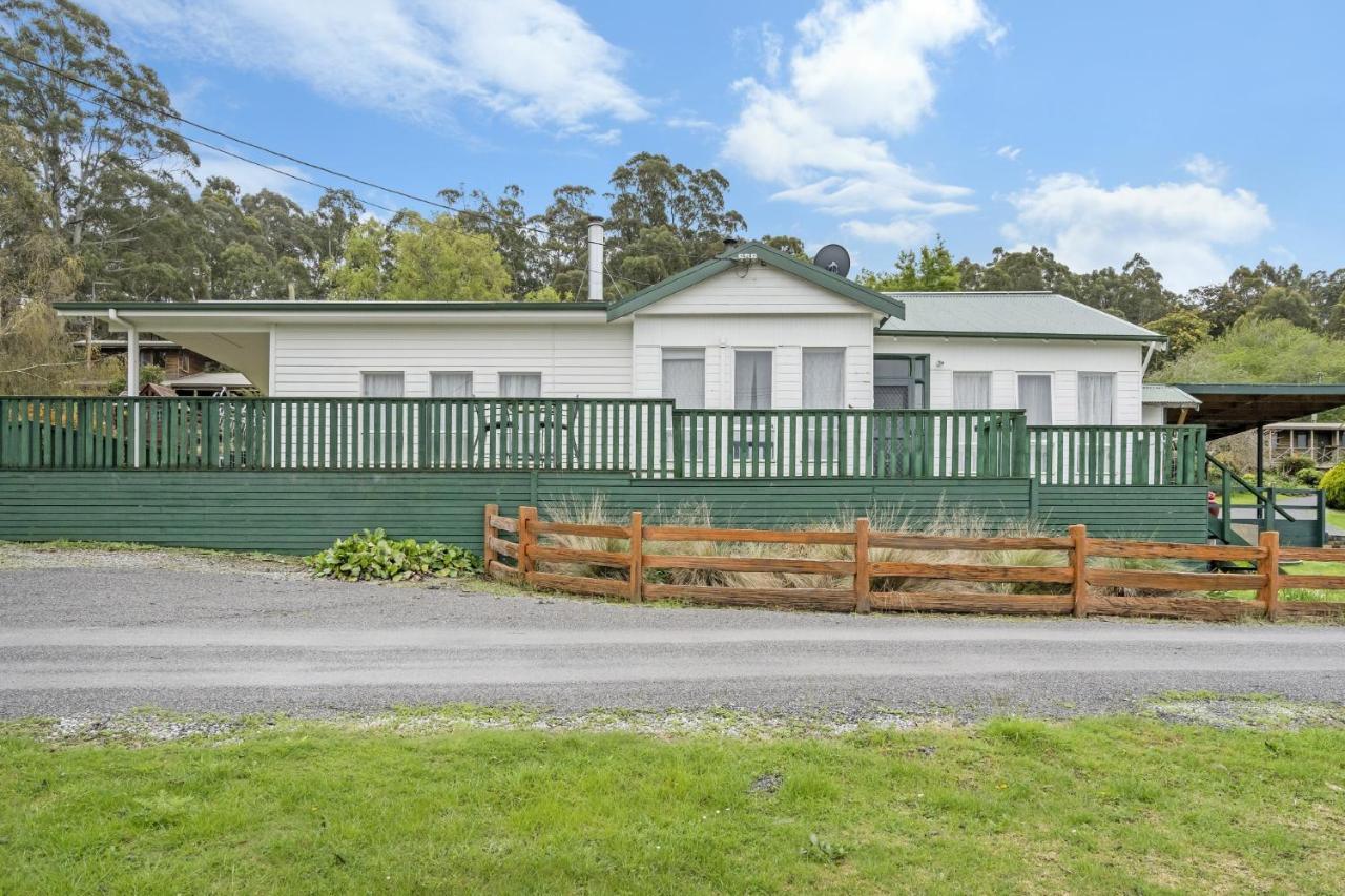 Mole Creek Cabins Exterior photo